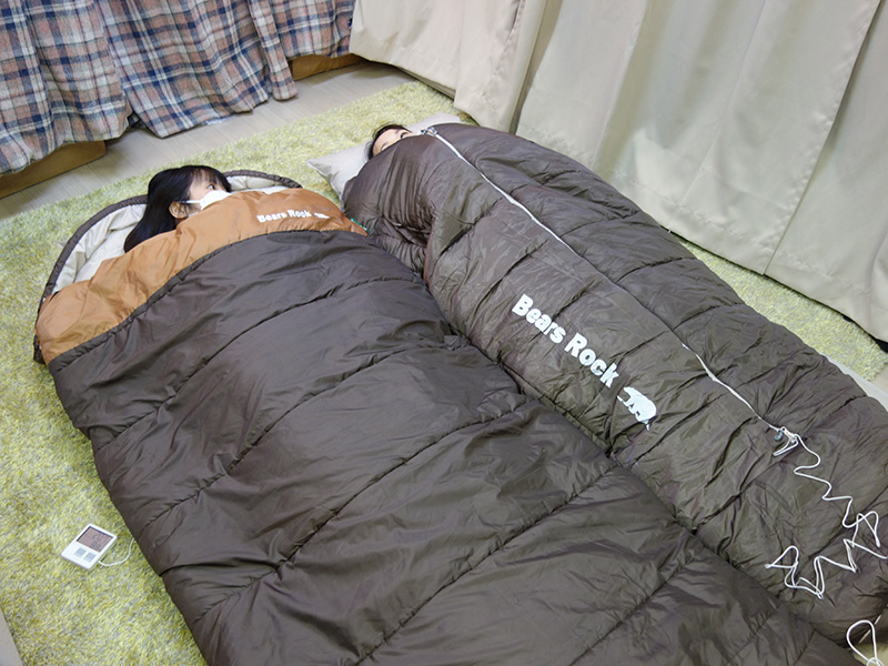8.1℃の室温で眠る被験者